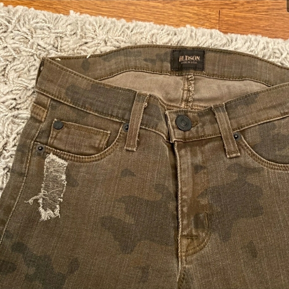 Hudson Jeans. Camo. Size 24. - Picture 3 of 6